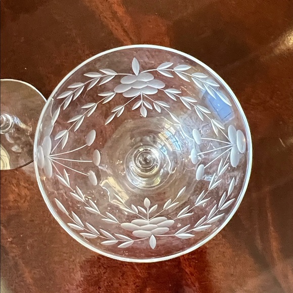 Vintage Etched Crystal Wine Glass Set of 2 - Picture 3 of 4